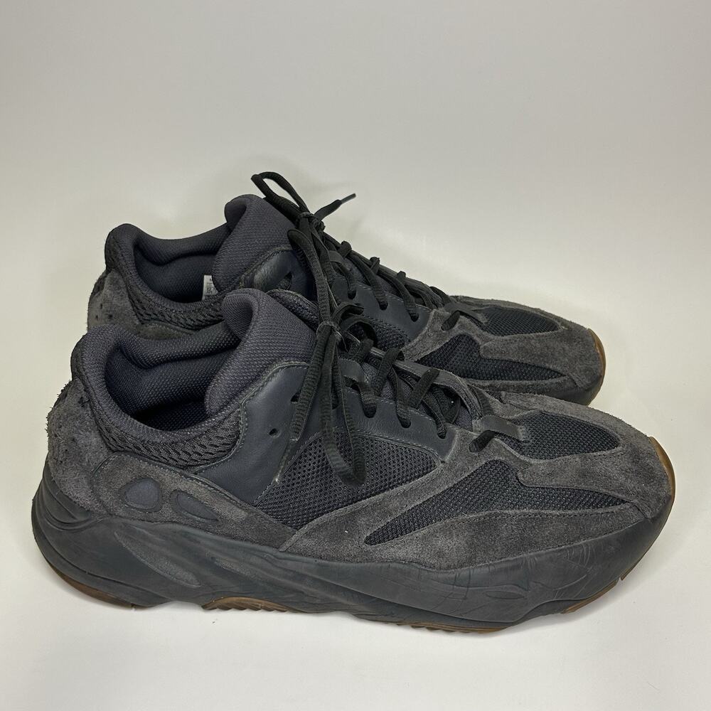 Adidas Yeezy Boost 700 Mens Size 12 Utility Black FV5304 No Box